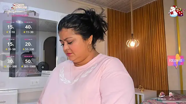 Hanna curvy  online show from 12/04/25, 11:09