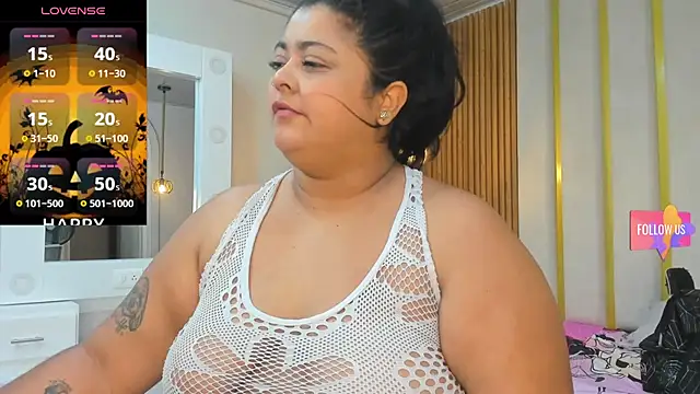 Hanna curvy  online show from 10/26/25, 10:48