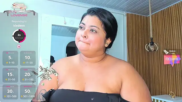 Hanna curvy  online show from 11/11/25, 11:27