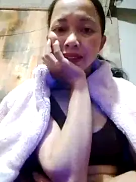 Snapshot of TRIEUTRIEU20 chatting on 11/04/25, 02:21 TRIEUTRIEU20 online show from 11/04/25, 02:21