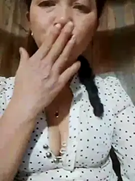 TRIEUTRIEU20 online show from 03/23/26, 10:48