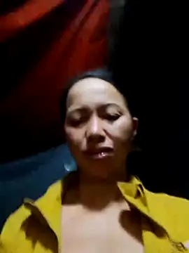 Snapshot of TRIEUTRIEU20 chatting on 10/27/25, 12:17 TRIEUTRIEU20 online show from 10/27/25, 12:17