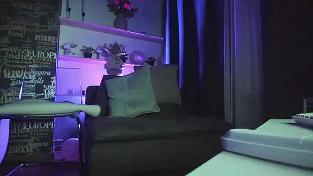 DemmiLove online show from 02/18/26, 08:27