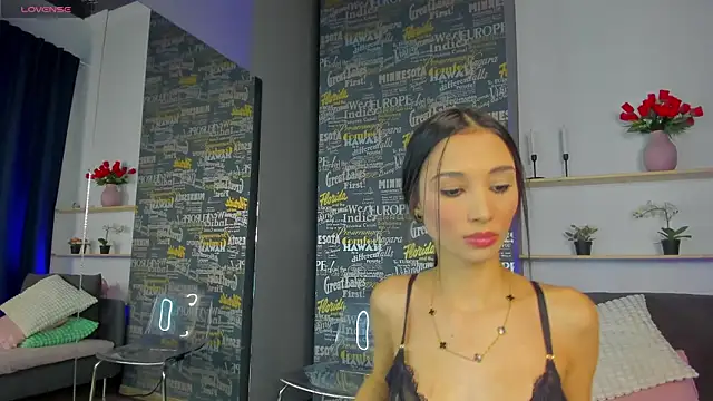 DemmiLove online show from 11/24/25, 09:04