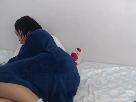 Snapshot of CocoCaramel-X chatting on 11/28/25, 01:33 CocoCaramel-X online show from 11/28/25, 01:33