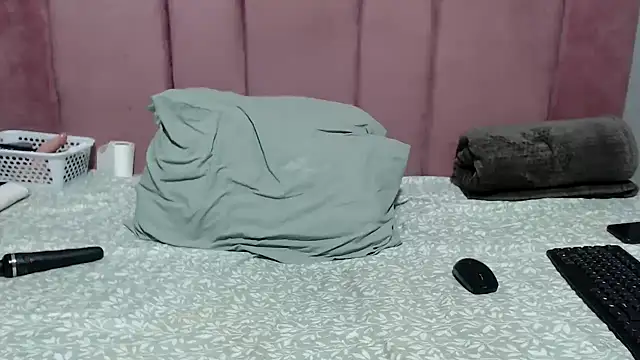 Snapshot of Bracylia chatting on 05/04/26, 04:38 Bracylia online show from 05/04/26, 04:38