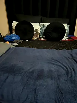 Nicole bash online show from 11/18/25, 06:50