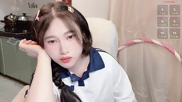 anna-888- online show from 11/11/25, 10:04