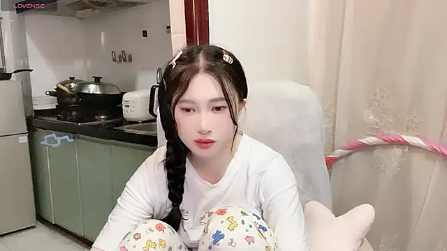 anna-888- online show from 11/14/25, 06:33