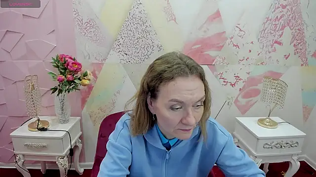 Snapshot of Carra_hut chatting on 10/27/25, 08:26 Carra hut online show from 10/27/25, 08:26