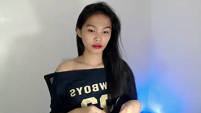 Snapshot of _Lachica_ chatting on 10/23/25, 11:25 Lachica online show from 10/23/25, 11:25