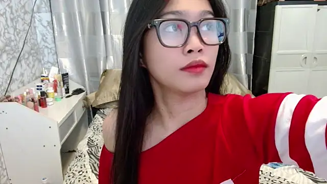 Snapshot of _Lachica_ chatting on 04/18/26, 03:20 Lachica online show from 04/18/26, 03:20