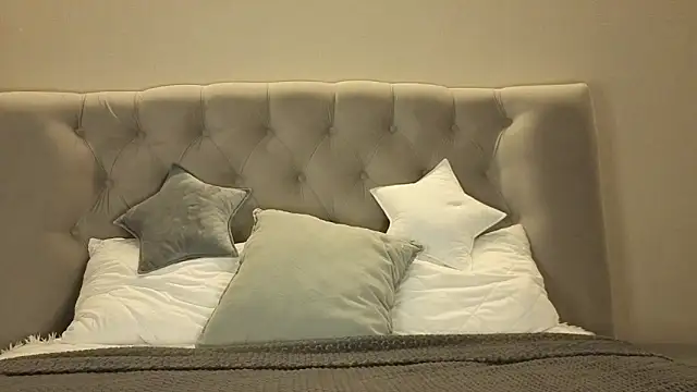 Snapshot of Oliver_star_boy_ chatting on 02/10/26, 05:34 Oliver star boy online show from 02/10/26, 05:34