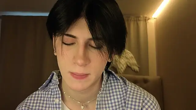 Oliver star boy  online show from 04/07/26, 02:08