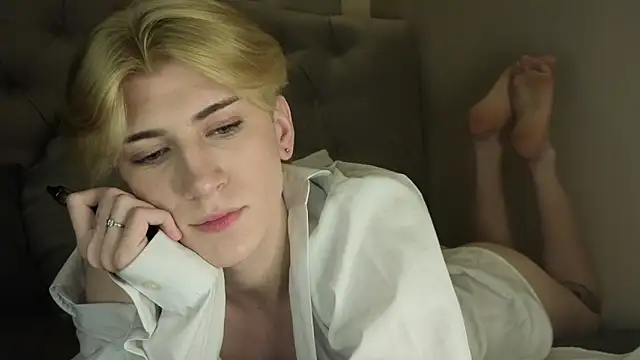 Snapshot of Oliver_star_boy_ chatting on 04/27/26, 06:06 Oliver star boy online show from 04/27/26, 06:06