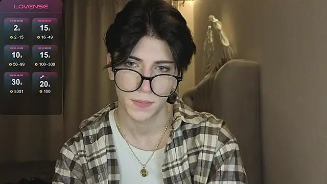 Snapshot of Oliver_star_boy_ chatting on 01/18/26, 05:16 Oliver star boy online show from 01/18/26, 05:16