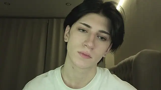 Oliver star boy  online show from 03/18/26, 12:03