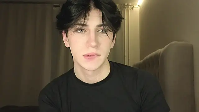 Snapshot of Oliver_star_boy_ chatting on 03/02/26, 12:22 Oliver star boy online show from 03/02/26, 12:22