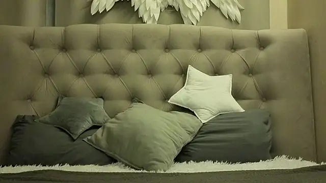 Oliver star boy  online show from 04/08/26, 07:48