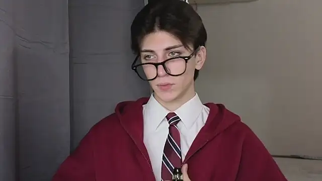 Oliver star boy  online show from 11/09/25, 06:01