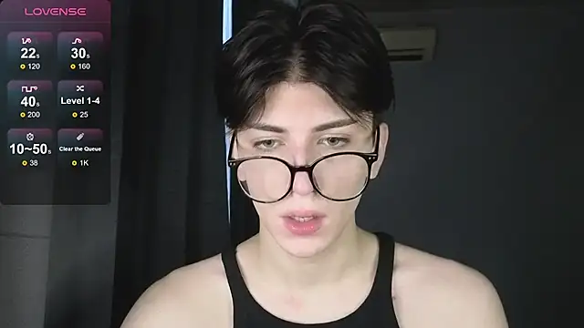 Oliver star boy  online show from 11/27/25, 01:11