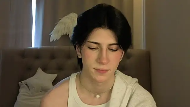 Oliver star boy  online show from 04/06/26, 12:17