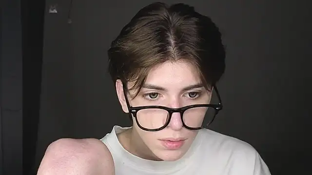 Oliver star boy  online show from 10/26/25, 08:42