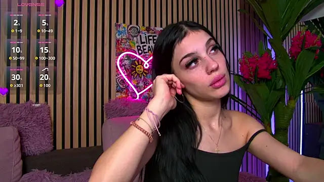 Snapshot of MirunaHaze chatting on 01/17/26, 05:00 MirunaHaze online show from 01/17/26, 05:00