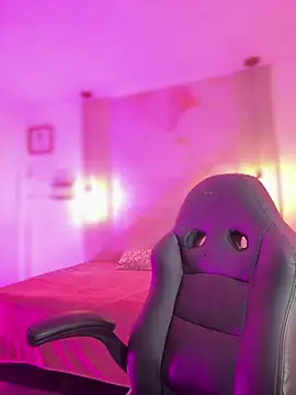 amber white15 online show from 02/25/26, 03:29