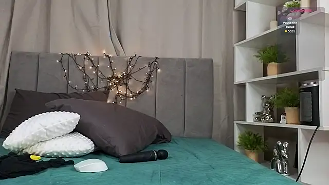 LilCatalia online show from 05/12/26, 10:32