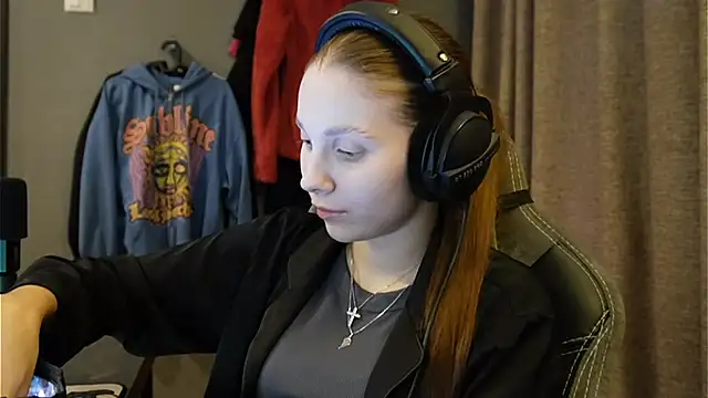 Softixq online show from 11/17/25, 03:27