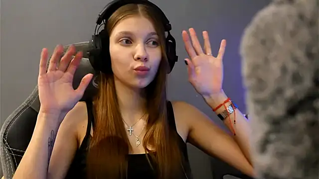 Softixq online show from 12/13/25, 08:04