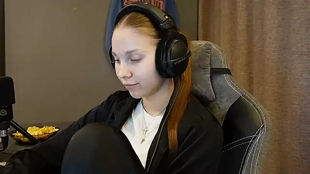 Softixq online show from 11/23/25, 02:27