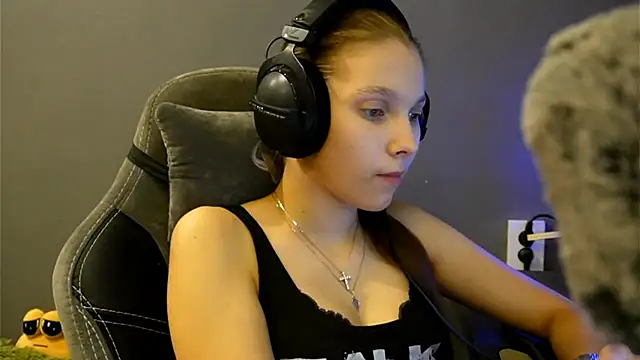 Softixq online show from 12/16/25, 04:11