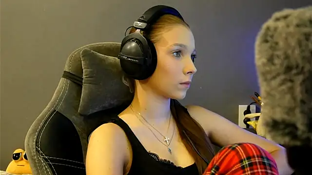 Softixq online show from 12/14/25, 03:17