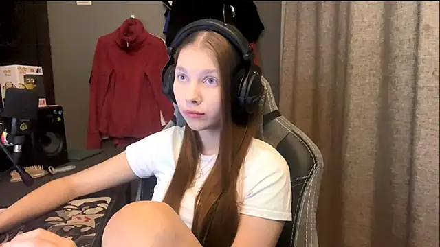 Softixq online show from 11/03/25, 03:15