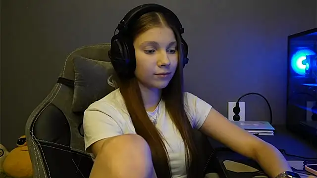 Softixq online show from 12/02/25, 02:30