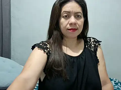 Snapshot of xxxHoneyBee29 chatting on 06/03/26, 10:14 xxxHoneyBee29 online show from 06/03/26, 10:14