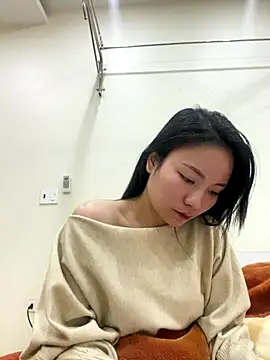 Bee Yellow00 online show from 01/09/26, 05:03