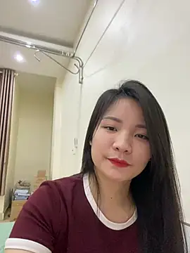 Bee Yellow00 online show from 02/27/26, 04:56