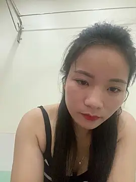 Bee Yellow00 online show from 11/01/25, 03:13