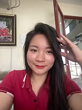 Bee Yellow00 online show from 03/21/26, 01:18