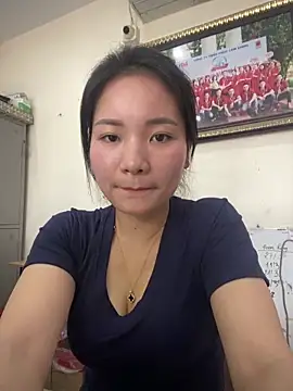 Bee Yellow00 online show from 04/02/26, 02:08