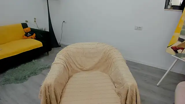 Arya Anna online show from 11/17/25, 04:38