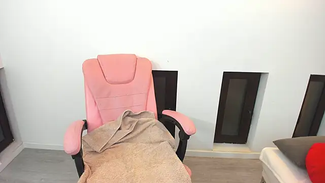 Arya Anna online show from 12/15/25, 05:13