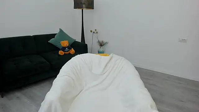 Arya Anna online show from 11/25/25, 05:19