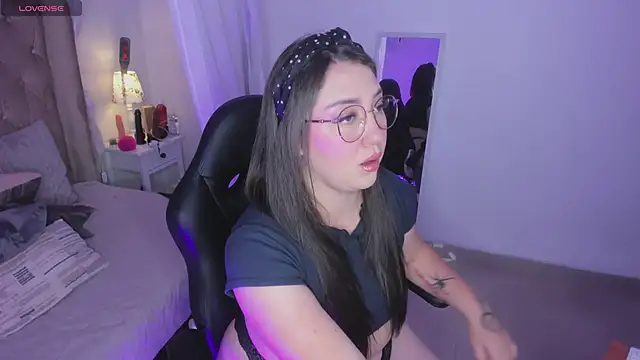 Snapshot of Myla_mayfield chatting on 11/29/25, 11:21 Myla mayfield online show from 11/29/25, 11:21