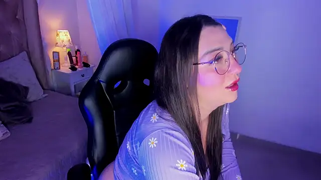 Snapshot of Myla_mayfield chatting on 11/11/25, 11:38 Myla mayfield online show from 11/11/25, 11:38