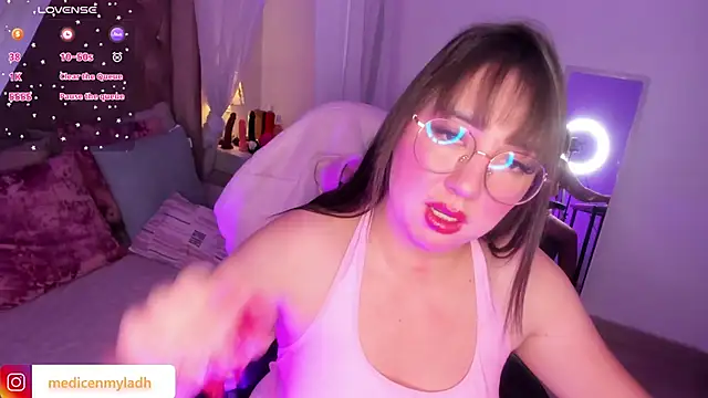 Snapshot of Myla_mayfield chatting on 12/15/25, 12:11 Myla mayfield online show from 12/15/25, 12:11