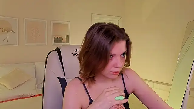 PollyRouge   online show from 10/26/25, 01:44